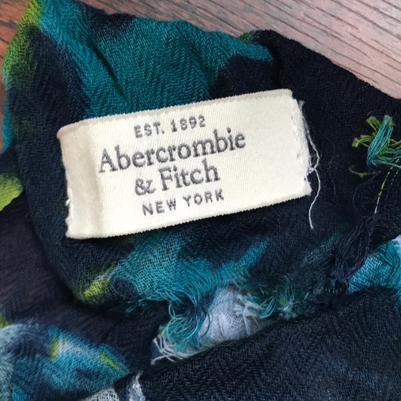 Abercrombie scarf! - Picture 2 of 2